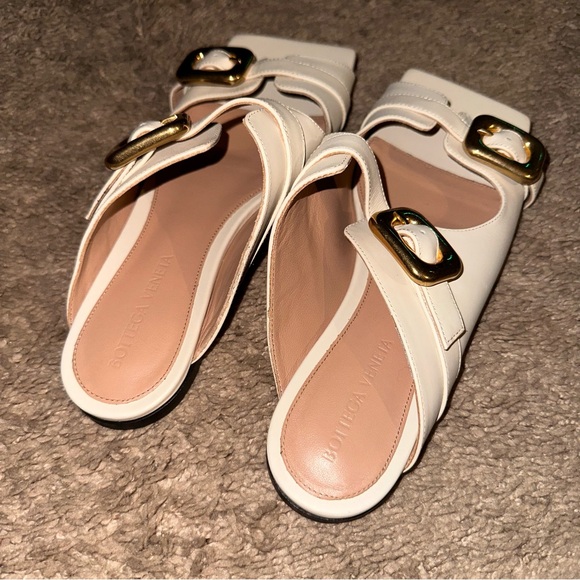 BOTTEGA VENETA Stretch Buckle Flat Mule 5.5 - Picture 2 of 3